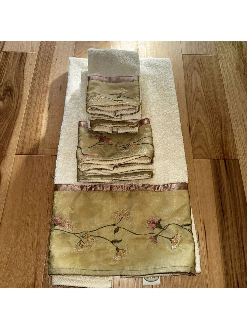 NOS Whole Home Bath Towel Set Floral Embroidered 5-piece Ivory Green Cotton